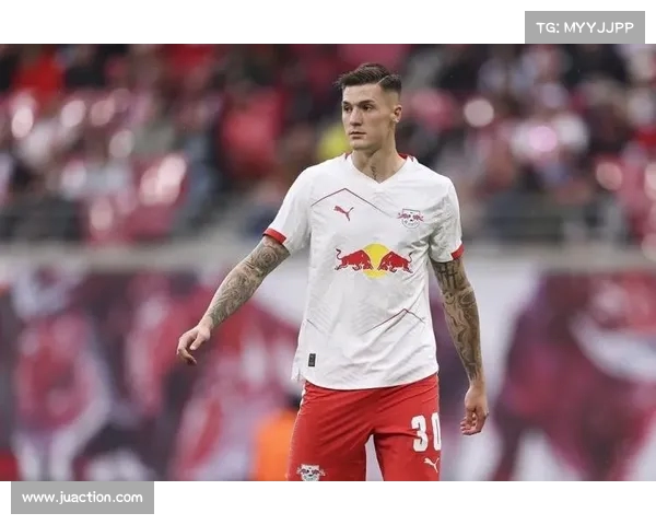 曼联跟队记者：谢什科已抵达曼彻斯特开启新篇章